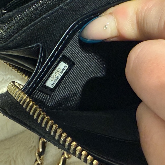 Black Chanel Mademoiselle wallet on unbranded chain crossbody - Picture 4 of 9